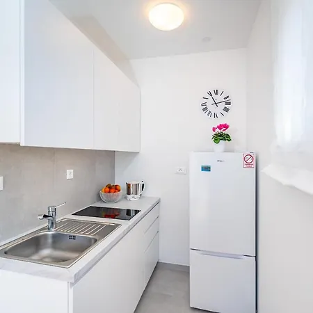 Apartment Oasis *